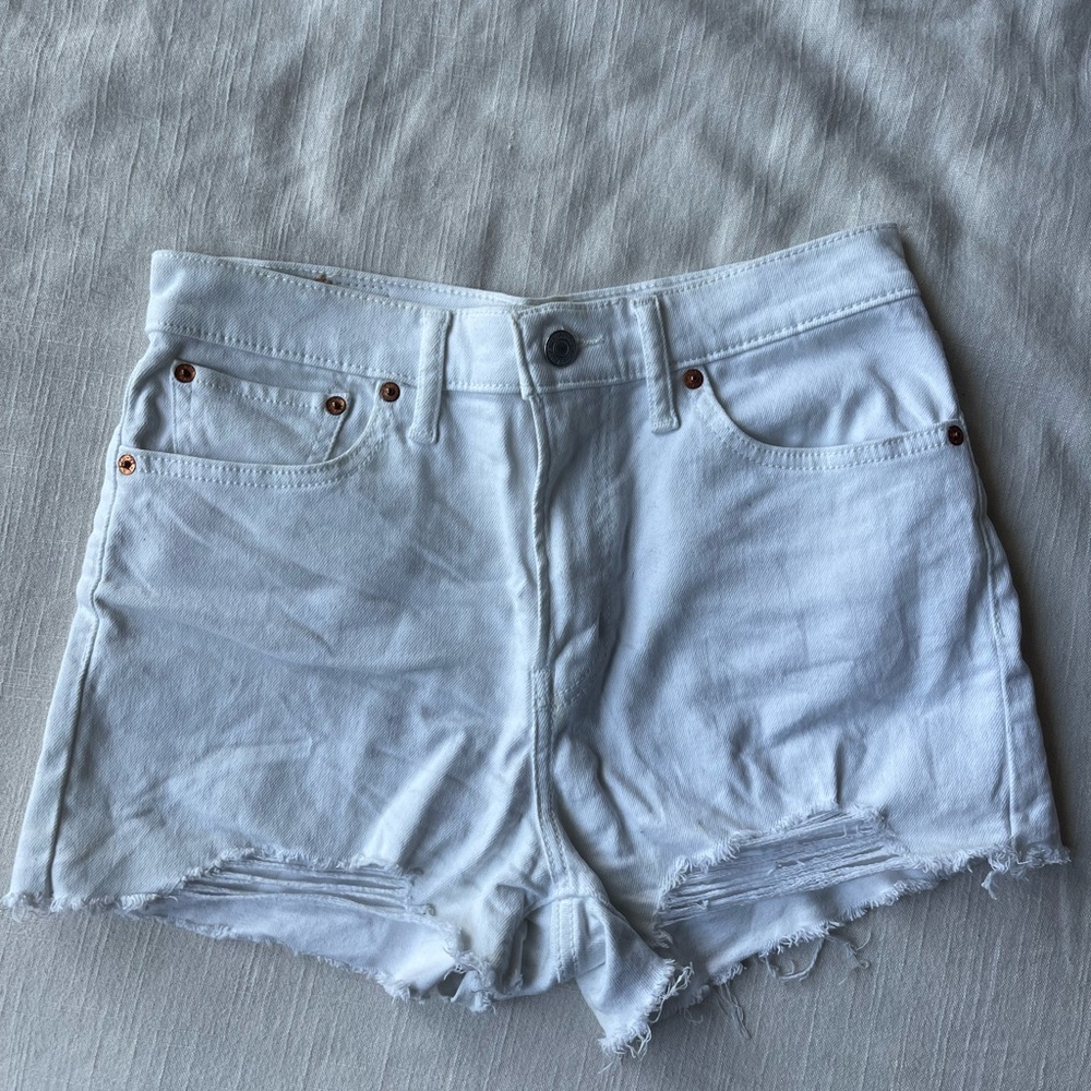 White Denim Levi’s Shorts